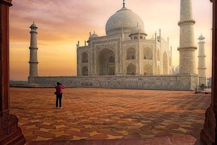 destination_imageAgra